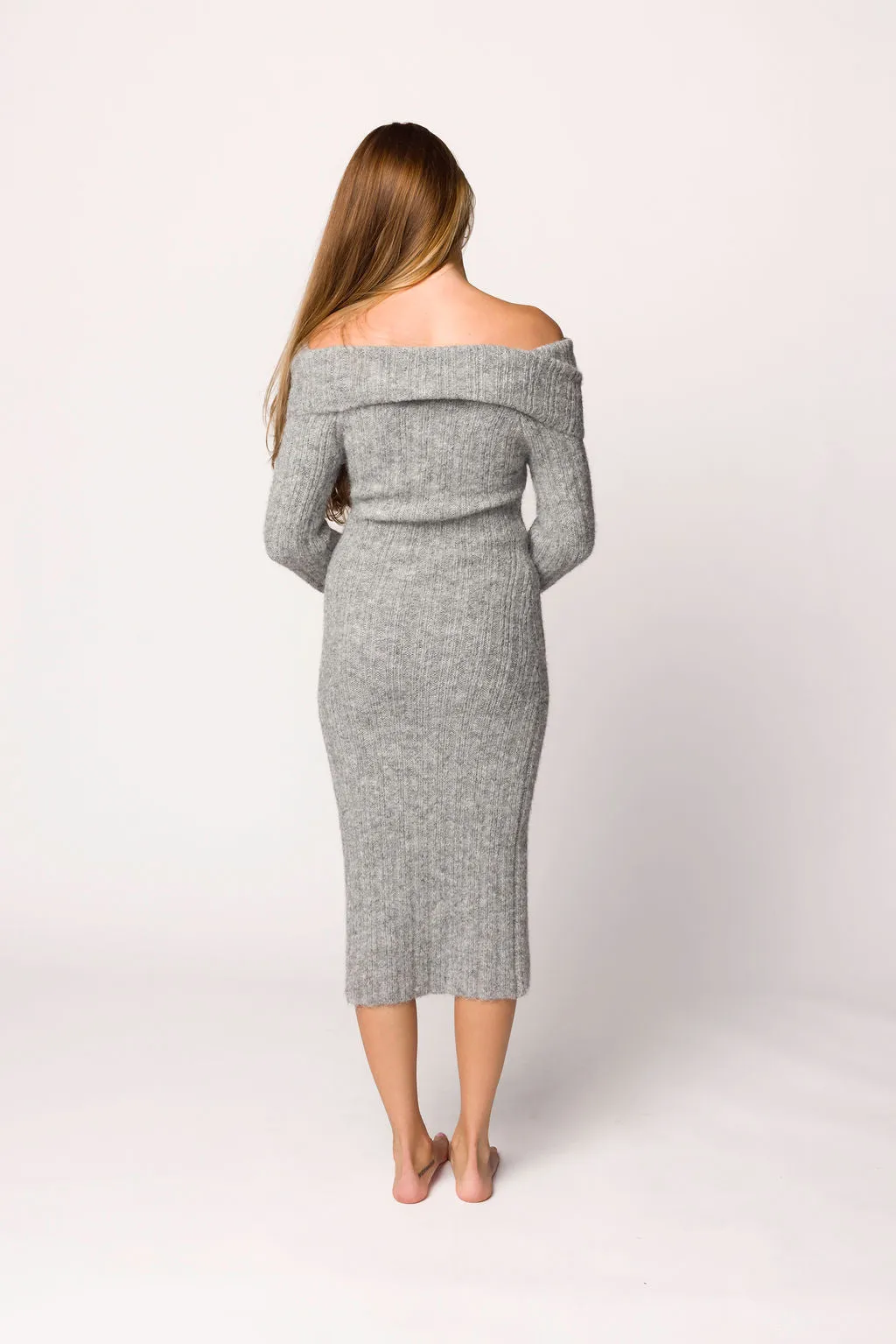 Beth Off-the-Shoulder Sweater Midi Dress in Heather Grey