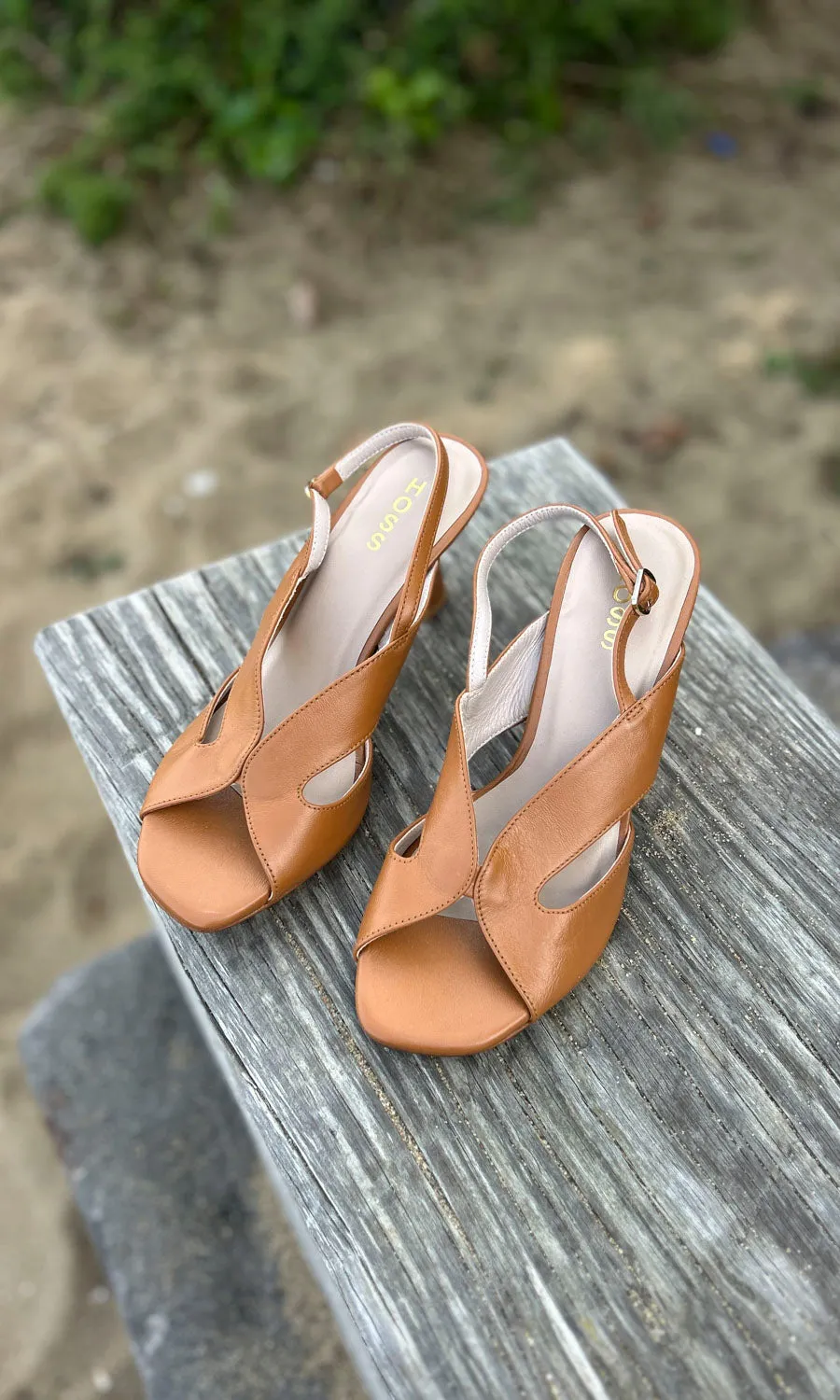 hoss Capri Heel - Tobacco