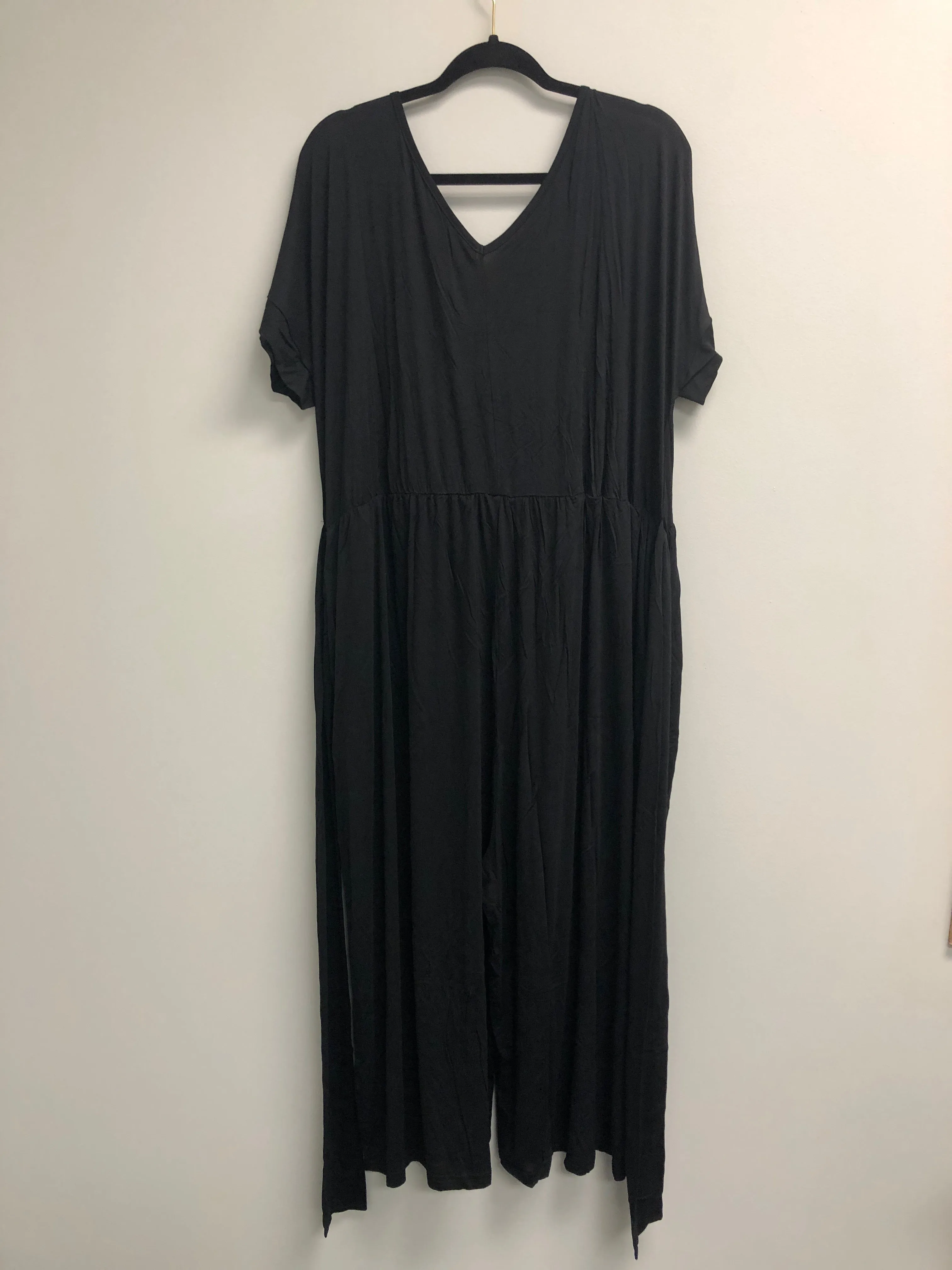 Outlet 6944 - Latched Mama V-Neck Nursing Jumpsuit - Black - 3X