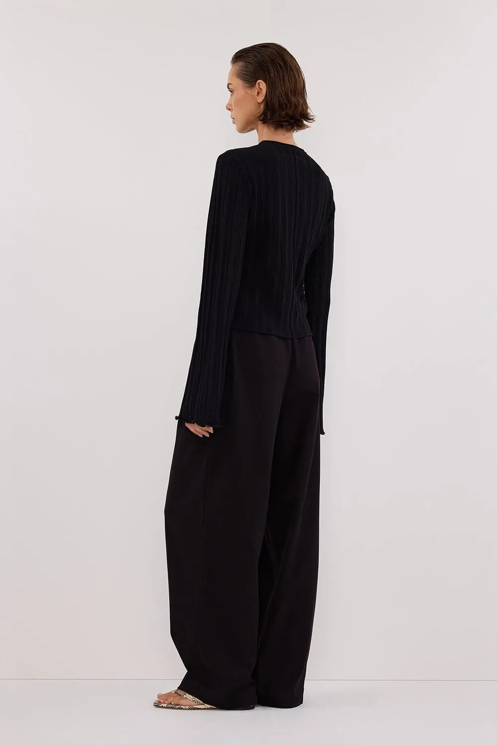 SYLVIA BLACK CREW KNIT TOP