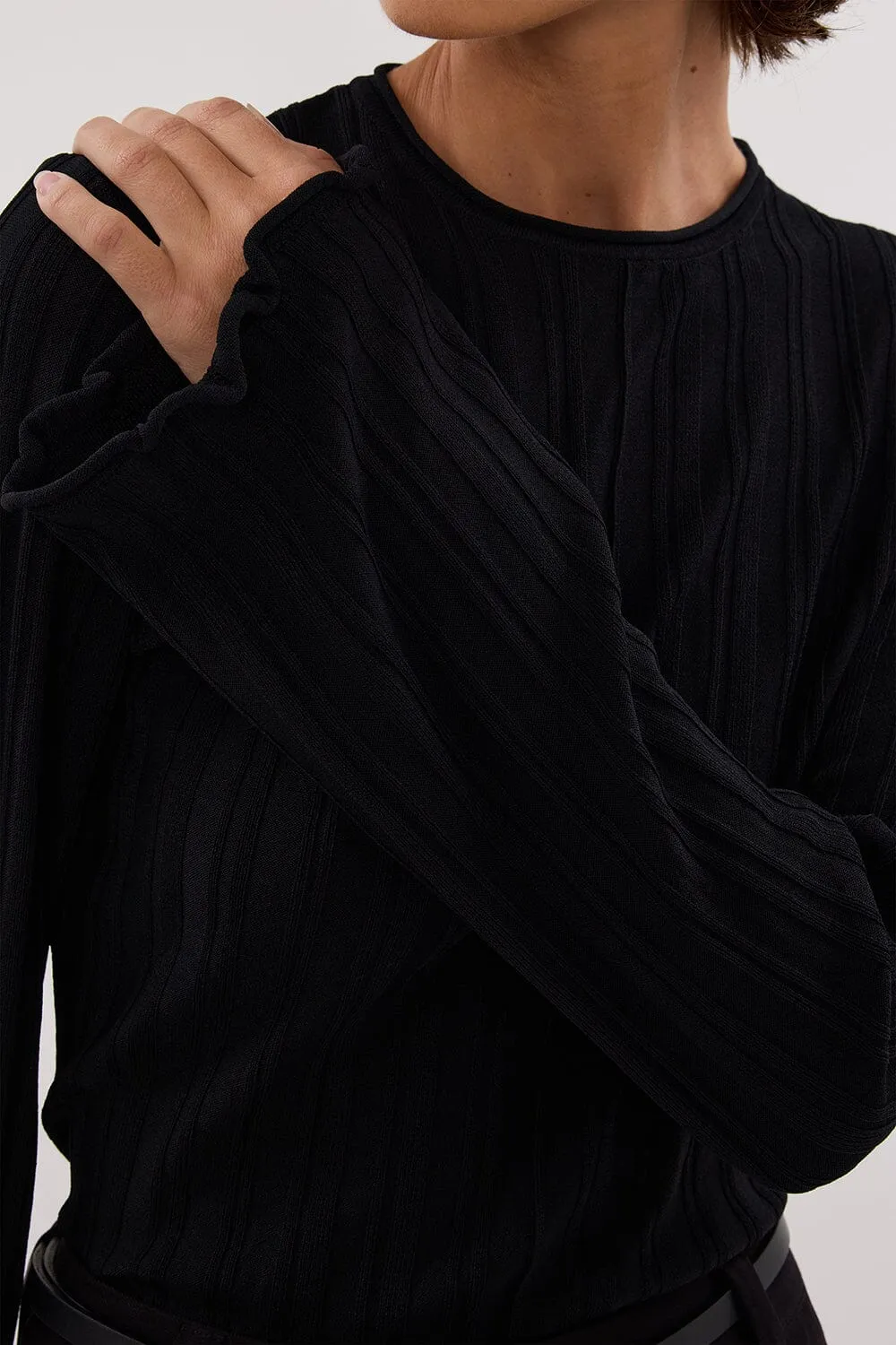 SYLVIA BLACK CREW KNIT TOP