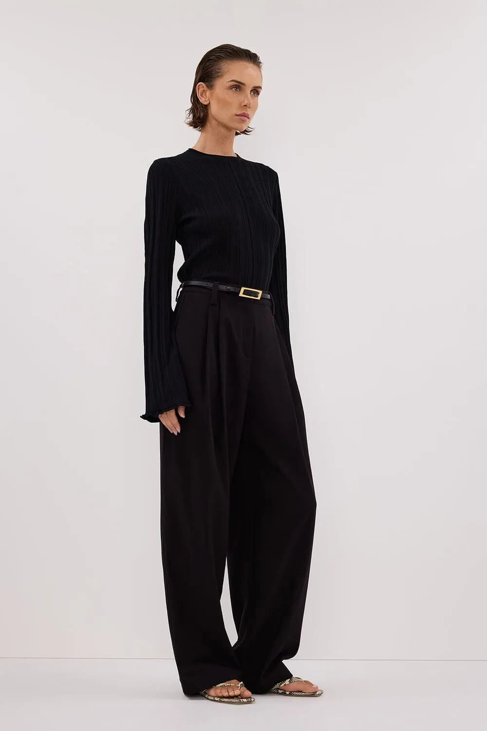 SYLVIA BLACK CREW KNIT TOP